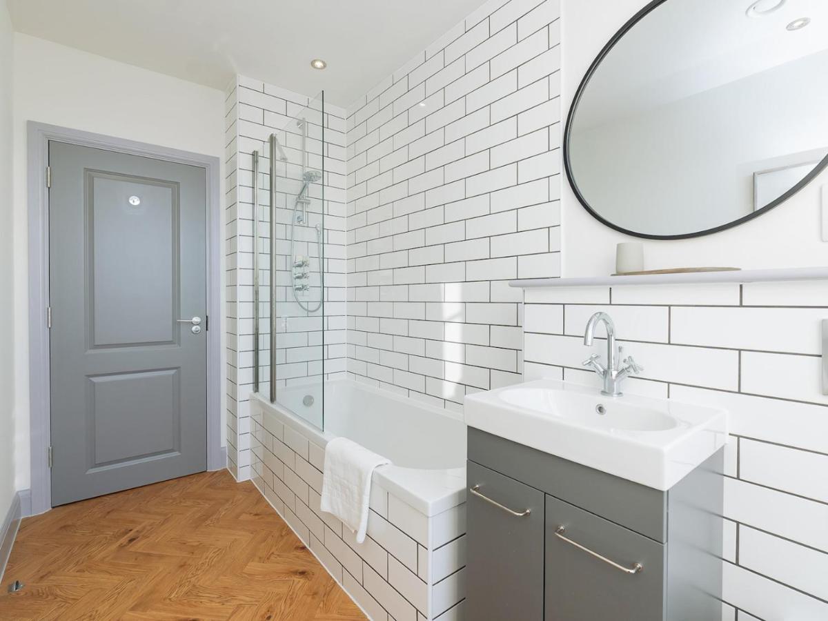Apartamento Pass The Keys Stunning 2 Bed Retreat In The Heart Of Bath Exterior foto