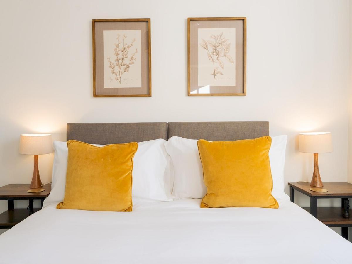 Apartamento Pass The Keys Stunning 2 Bed Retreat In The Heart Of Bath Exterior foto